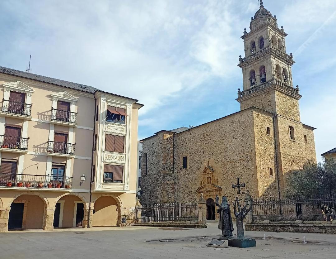 Apartamento Apartamento Turistico Plaza Del Ayuntamiento Ponferrada Exterior foto